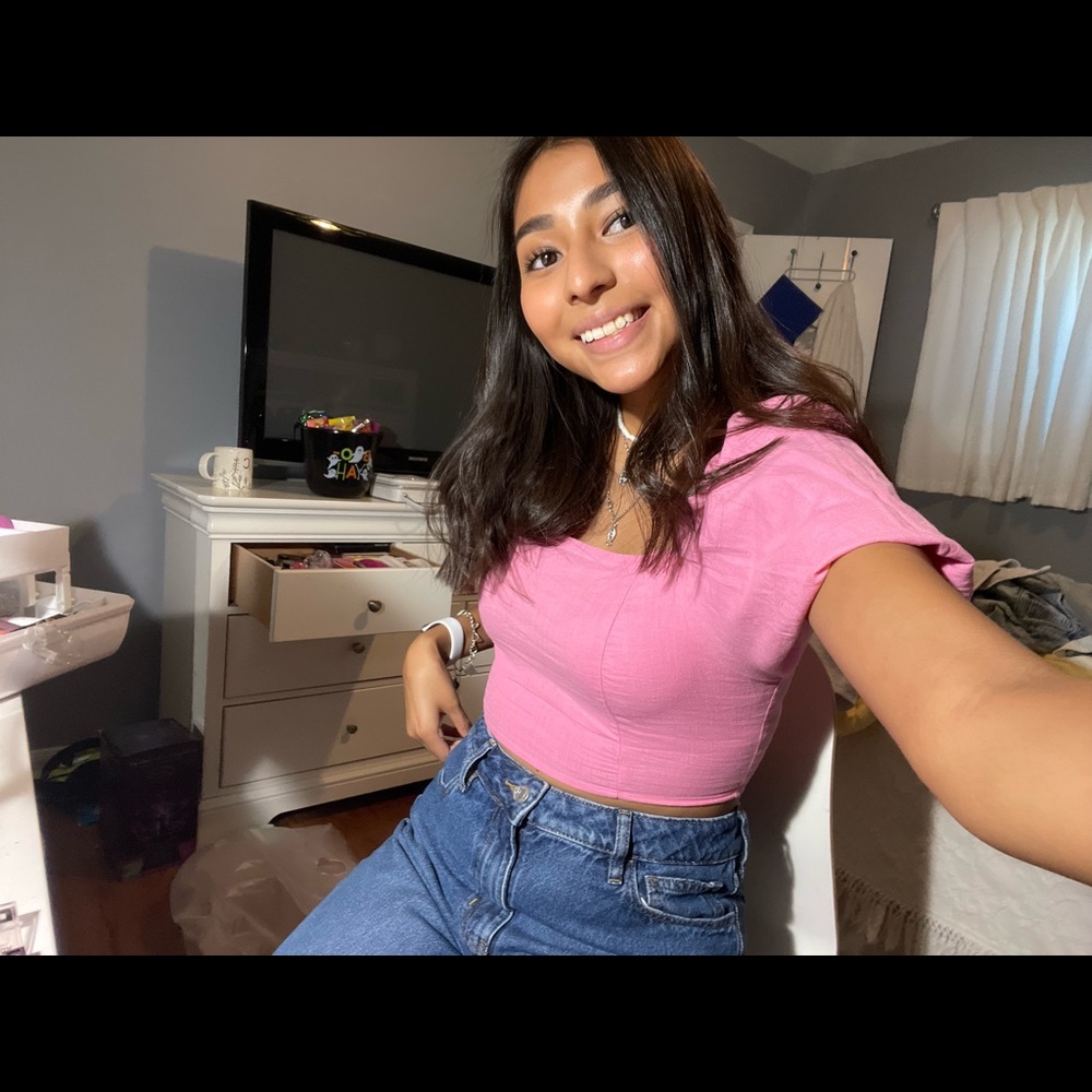 Meet your Posher, Carolina